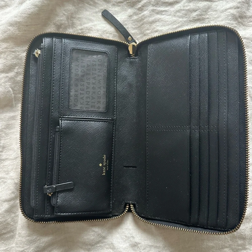 Kate Spade Large Wallet - Picture 5 of 6